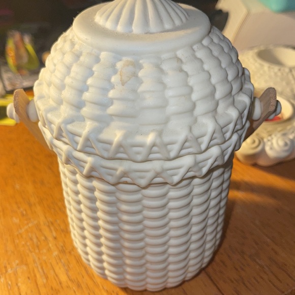 - PartyLite Tea light Candleholders Nantucket Shell Basketweave  with Lid … - Picture 3 of 5